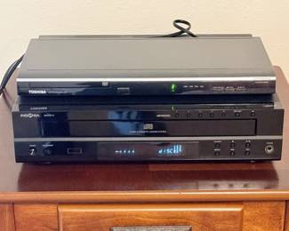 155 ToshibaDVDPlayerInsignia5DiscLoadingSystem