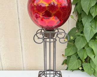 49 GardenGlassGlobeonMetalBaseDecor