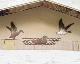 82 RusticMetalHangingDecor
