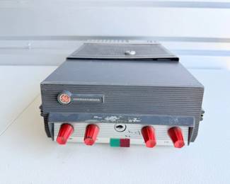 135 VintageGETransistorizedProgressLineTwoWayMobileRadio