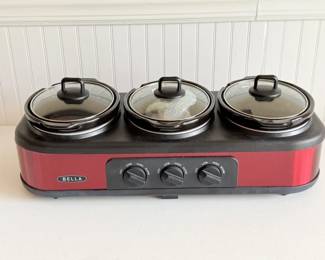 105 BellaTripleSlowCooker15QuartStonewarePots