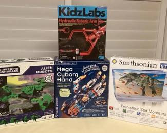 MES144 Four Fun & Educational Activity Kits For Kids New