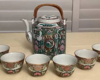 MES038 Chinese Rose Medallion Teapot & Six Teacups