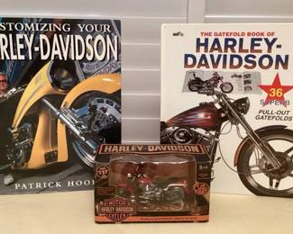 MES103 Harley-Davidson 2002 Fat Boy Model & Two Coffee Table Books