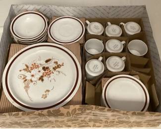 MES130 Vintage “Autumn Bouquet” Stoneware Dish Set New