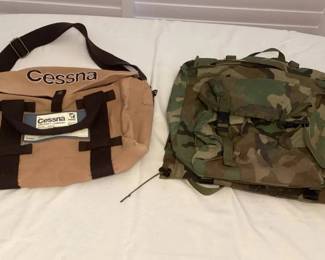 MES023 Cessna Aircraft Canvas Bag & Camouflage Backpack