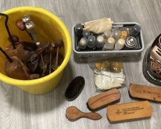 MES224 Shoe Stretchers & Shoe Cleaning Mystery Lot