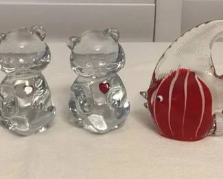 MES127 Fenton, Leo Ward & Other Art Glass Paperweights