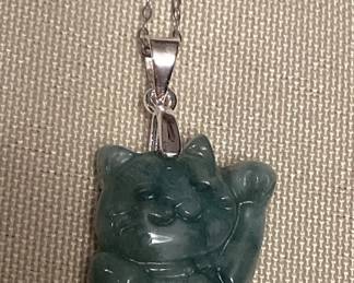 MES188 Carved Jade Lucky Neko Cat Pendant & 17” Sterling Silver Chain New