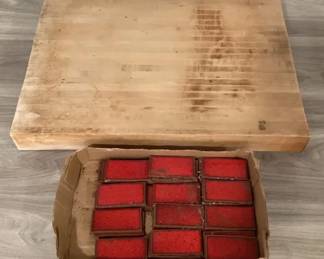 MES225 Red Ceramic Tiles & Wood Block