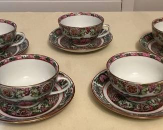 MES008 Set Of 5 Chinese Rose Medallion Teacups & Saucers
