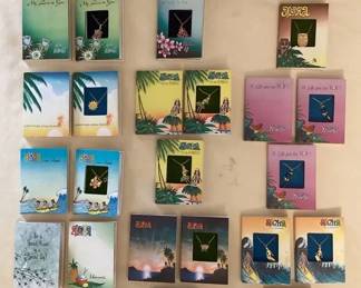 MES236 Thirty Vintage Hawaii Souvenir Costume Jewelry Necklace & Pendant Sets New