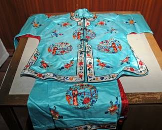 SHANGHAI BROCADE CHINESE PAJAMA SET SIZE 2?