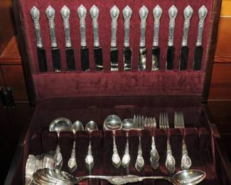 REED & BARTON STERLING SILVER FLATWARE SET