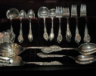 REED & BARTON STERLING SILVER FLATWARE SET