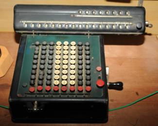 ANTIQUE MONROE MECHANICAL ADDING MACHINE CALCULATOR
