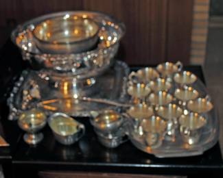 WALLACE HARVEST SILVERPLATE 16 PIECE PUNCH BOWL SET