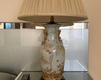 Pari of Chinese art porcelain table lamps $150