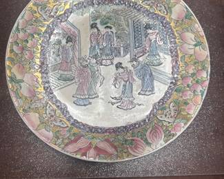 CHINESE REPUBLIC FAMILLE ROSE PORCELAIN PLATE. SUPERB MEDALLION W/ FIGURINES