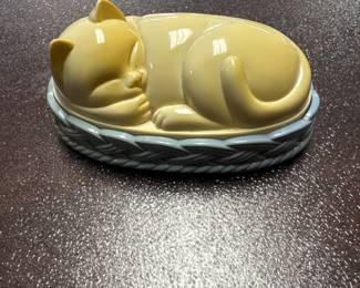Vintage 70s AVON Sleeping Cat Lint Brush Cozy Kitty in Basket