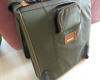 Lot 13: Vintage Canvas LL Bean Rolling Garment Bag with Handle