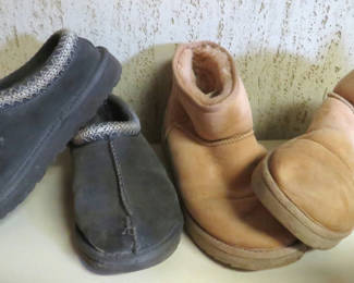 Lot 171: Pair of Uggs Boots and Uggs Slippers Size 8