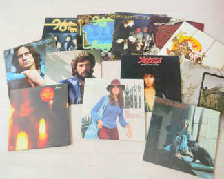 Lot 97: Classic Rock and Roll Vinyl LPs (5), Carly Simon, James Taylor, Chicago, etc.