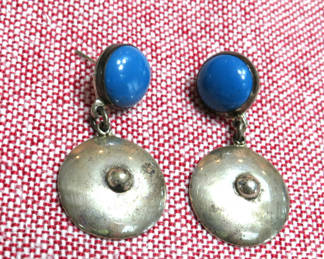 Lot 93: Mexico Sterling Silver Polished Turquoise Earrings