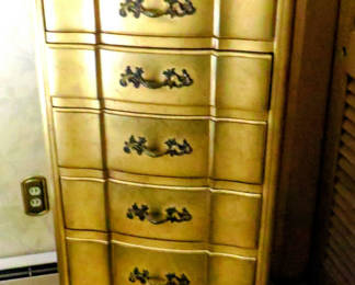 Lot 116: Vintage Permacraft Gold Jewelry Lingerie Chest