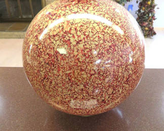 Lot 31: Large Globular Speckled Art Glass Vase