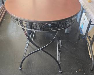 Folding table