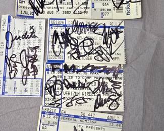 Band autographs , good charlotte, new found glory, less than jake and more