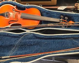 nice violin with 2 bows and case