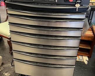 Rolling Craftsman 8 Drawer toolbox