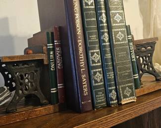 unique bookends, school desks