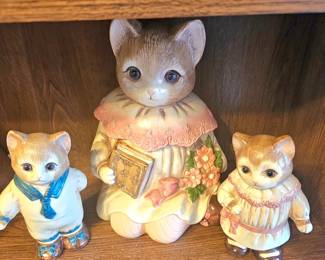 Cookie jars, sold as set