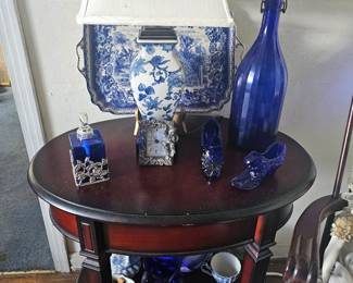 small side table with deocr