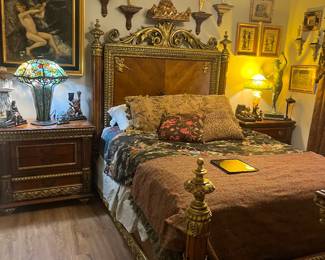 Bedding - furniture - lamps