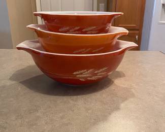 PYREX Mixing Bowls, set of 3