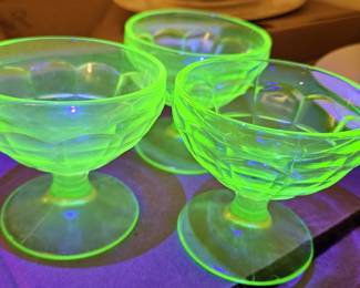 Uranium/Depression/Vaseline UV Glass