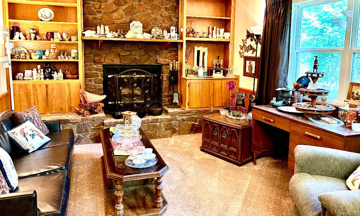 Packed living room!