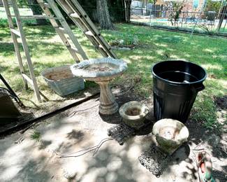 Concert birdbath and pots