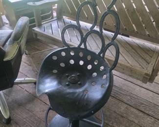 HORSE SHOE SEAT