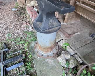 LARGE ANVIL