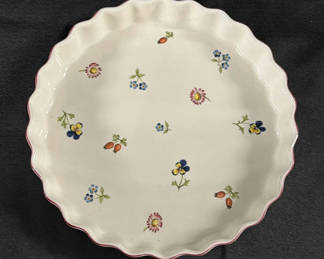Lot 219: Villeroy & Boch Petite Fleur Porcelain Scalloped Dish