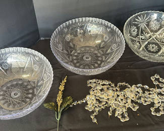 Lot 21: Cut-glass crystal bowls and bead garland