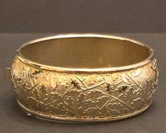 Victorian Style Oak Leaf Engraved Hinged Bangle Bracelet