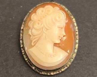 Victorian Cameo Brooch or Pendant in Silver