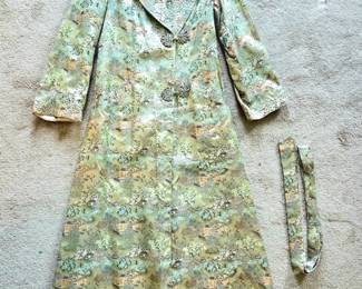 Vintage Silk Brocade Oriental Robe Coat with Mandarin Collar and Frog Closures