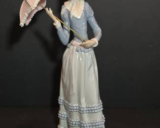 Lladro Aranjuez Little Lady Porcelain Figurine 